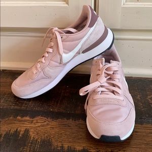 J Crew Nike Internationalist 